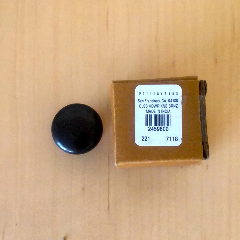 New with tags Pottery Barn Drawer Pull